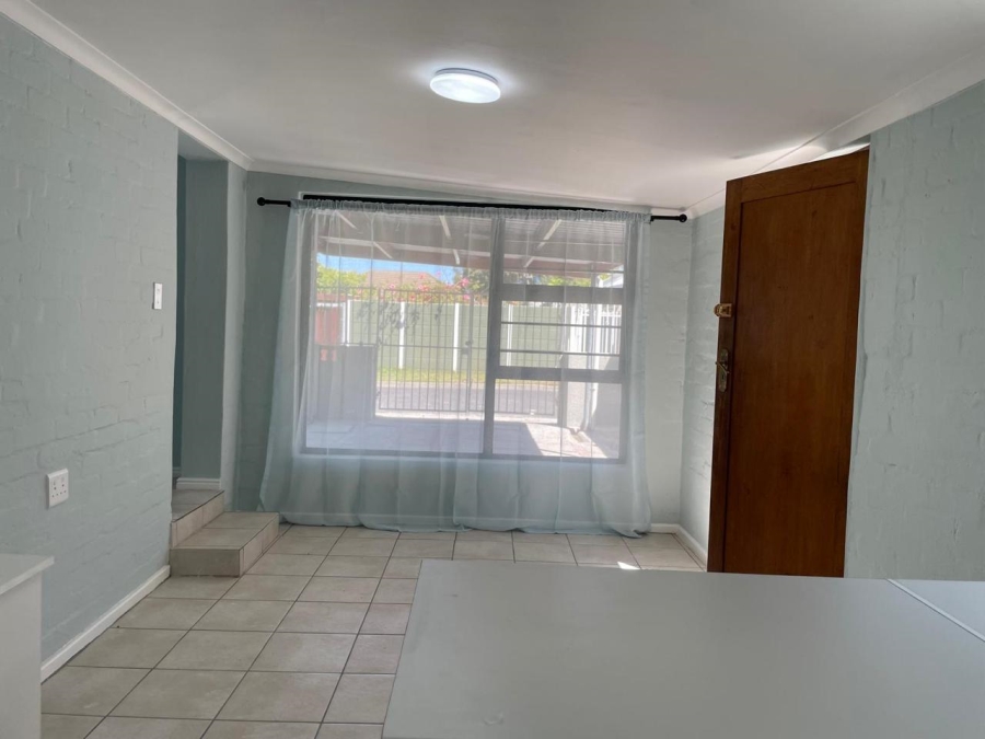 To Let 1 Bedroom Property for Rent in Southfield Western Cape